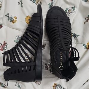 Journee Delilah Gladiator Sandals 8.5